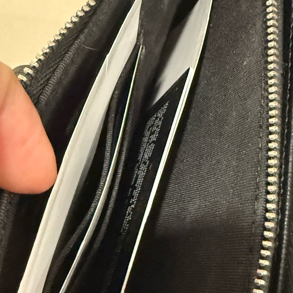 Chanel Black Quilted Leather crossbody Bag - Picture 11 of 14